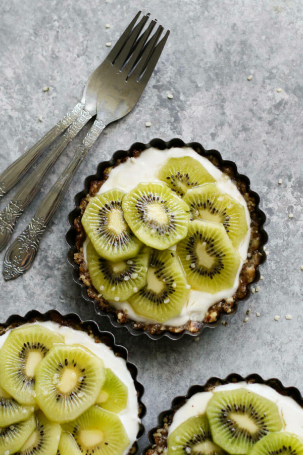 Raw Kiwi N Cream Tart Website 768x1152 1